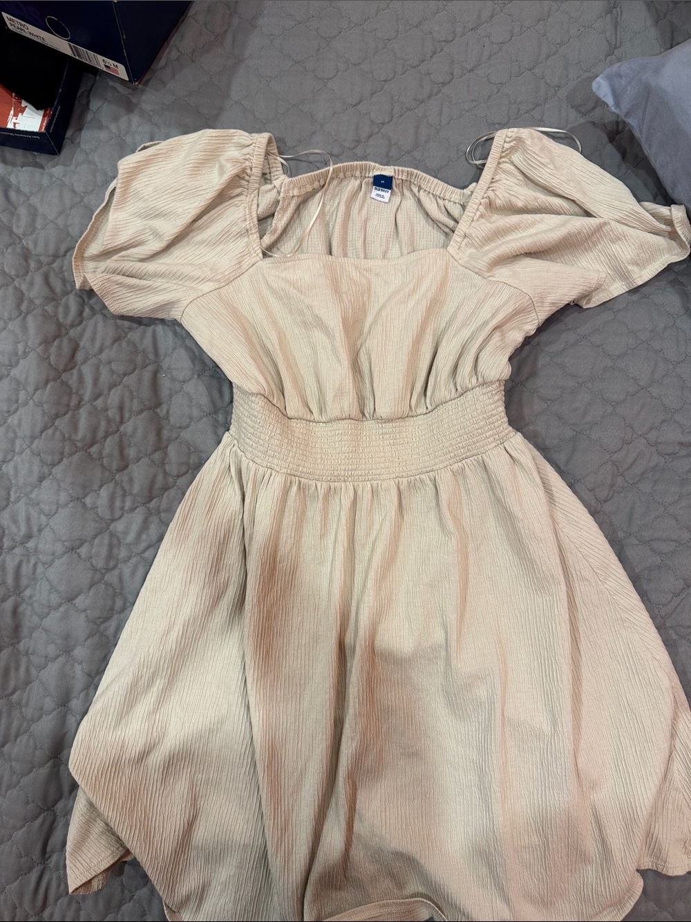 Old Navy Women's M - Cream Puff-Sleeve Smocked Waist Dress